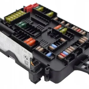 SKRZYNKA BEZPIECZNIKÓW BMW 3 F30 9228158 Darmowy zwrot